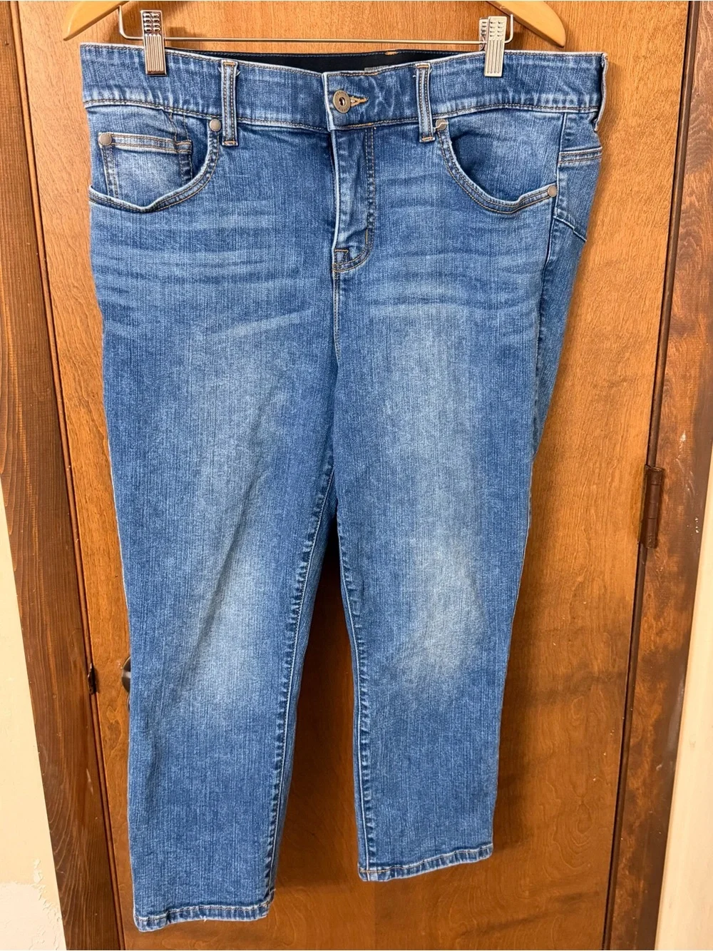 torrid 18 Medium Blue Cropped Bombshell Skinny Jeans